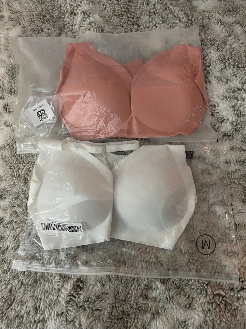 Seamless T-Shirt Bra in Blush and White